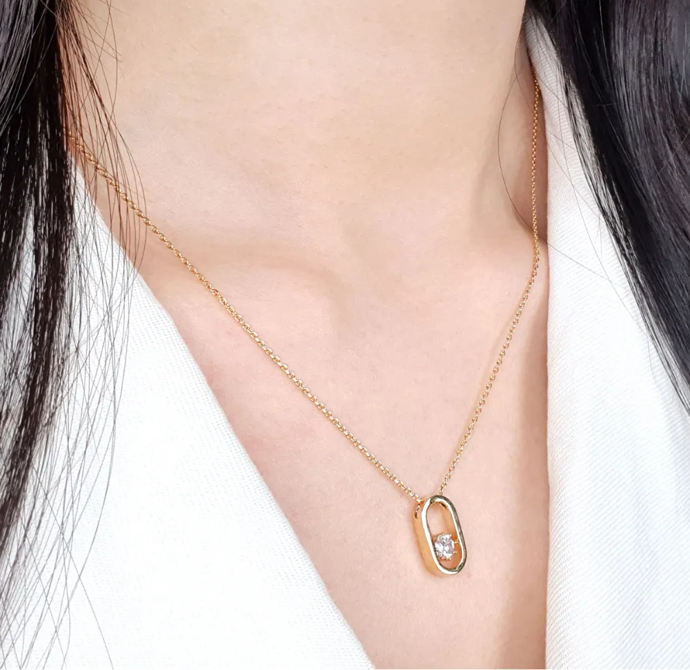 Bold Oval Crystal Necklace detail 2