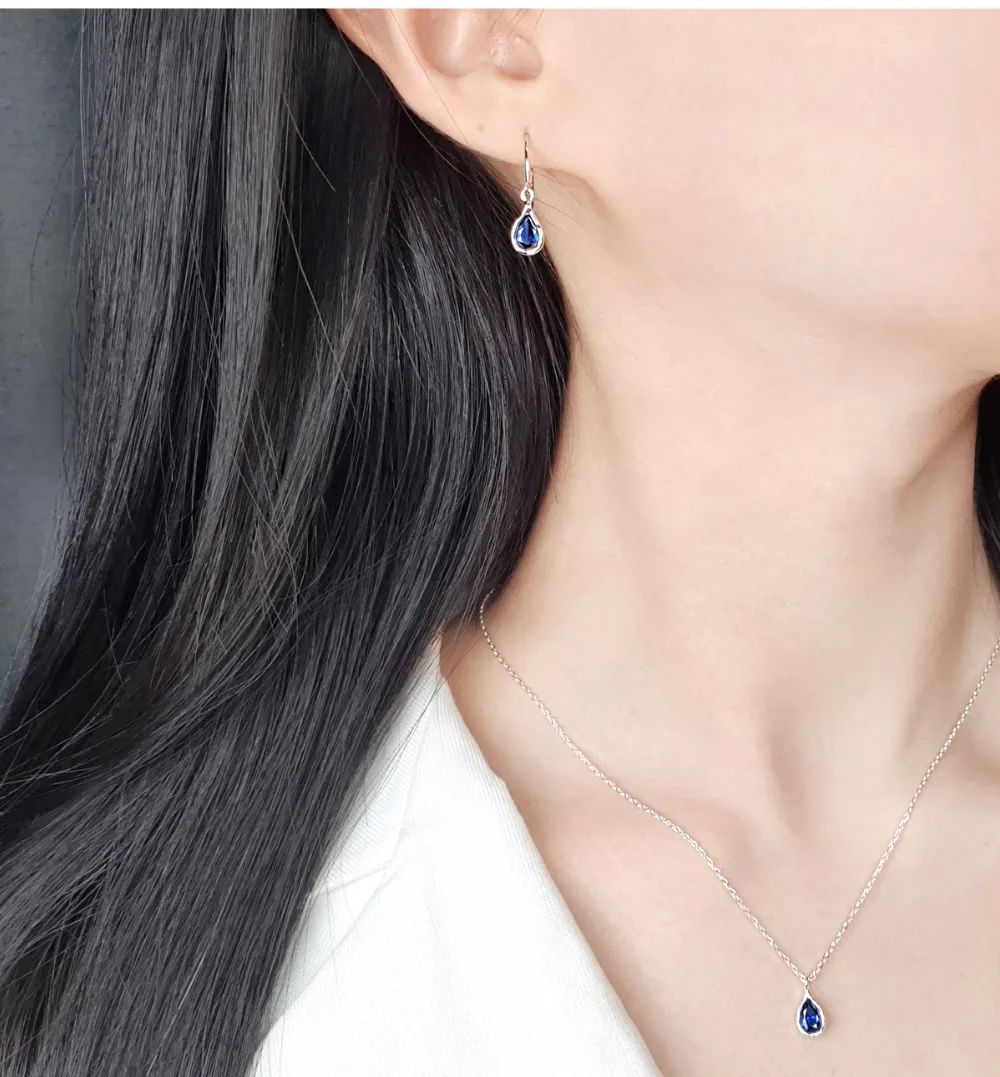 Colored Crystal Teardrop Necklace detail 2