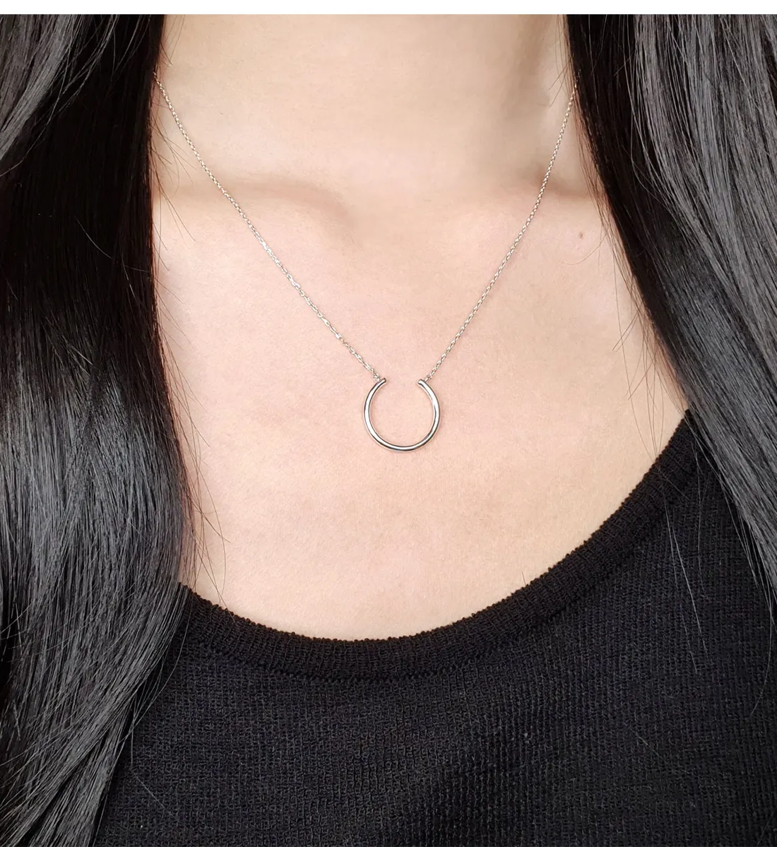 Bold U Ring Necklace detail 4