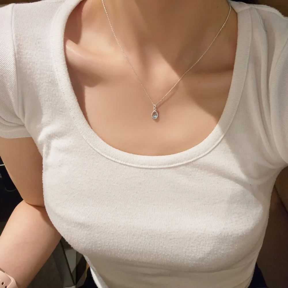 Moonstone Teardrop Necklace detail 2