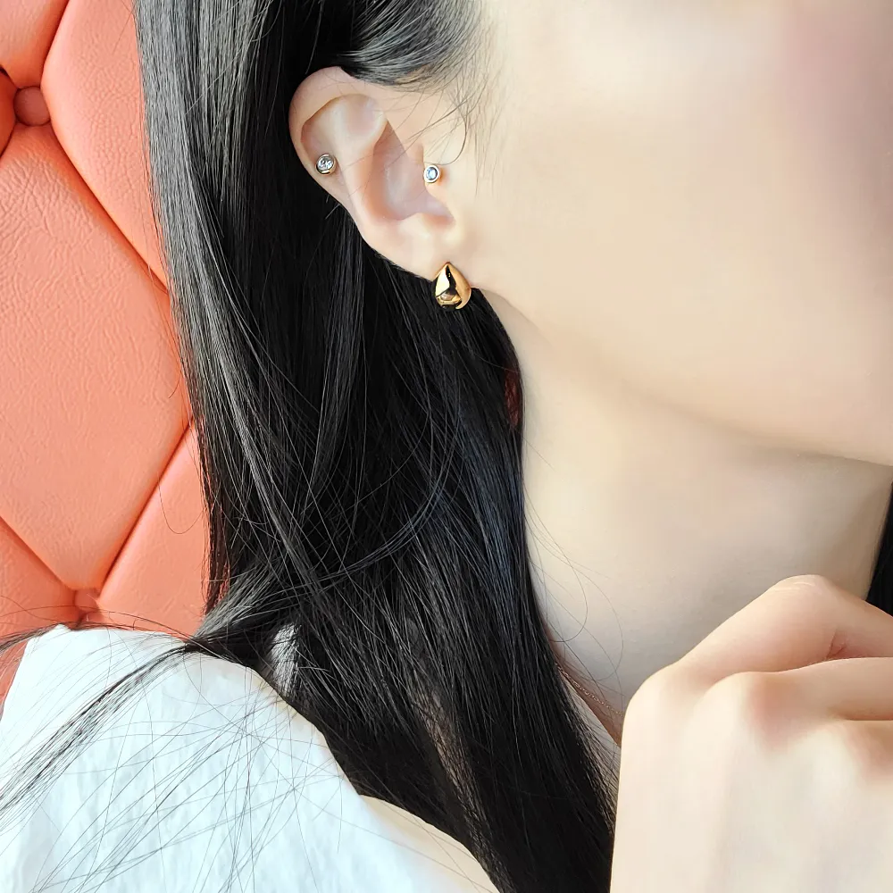 Volume Teardrop Earrings detail 4