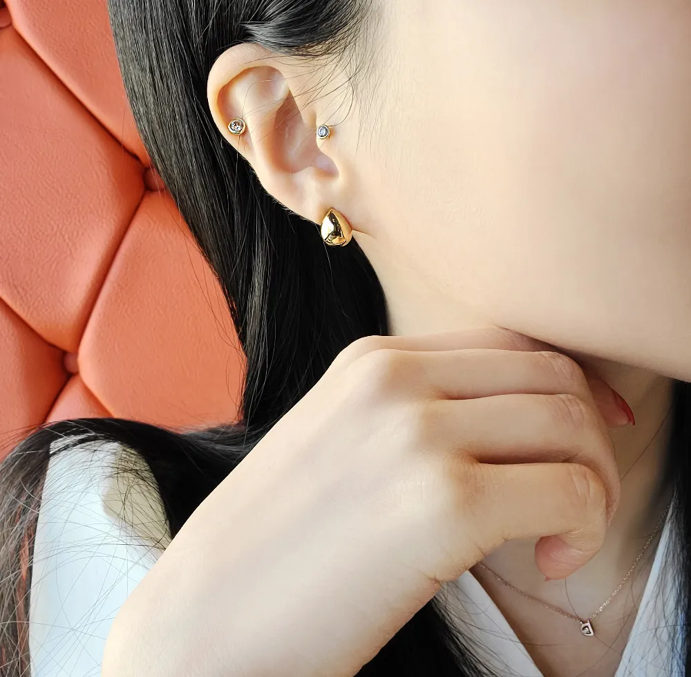 Volume Teardrop Earrings detail 3