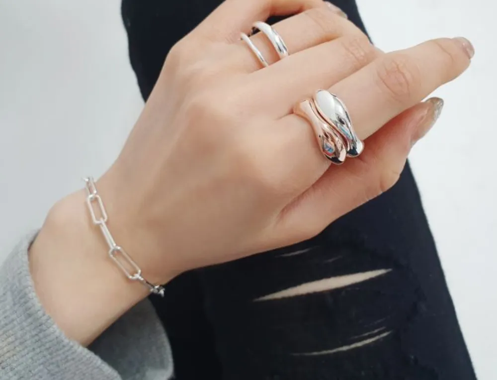 Bold Wave Ring detail 2