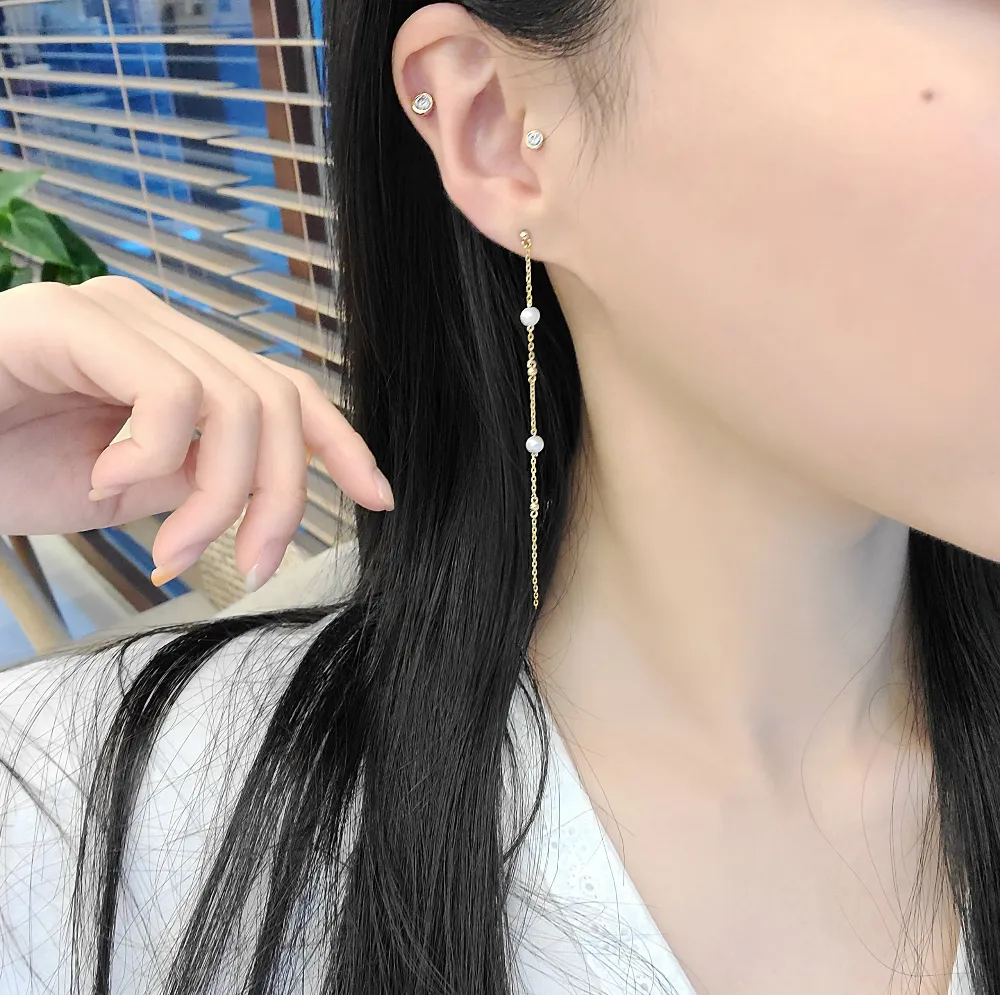 Asymmetric Pearl Long Drops detail 4