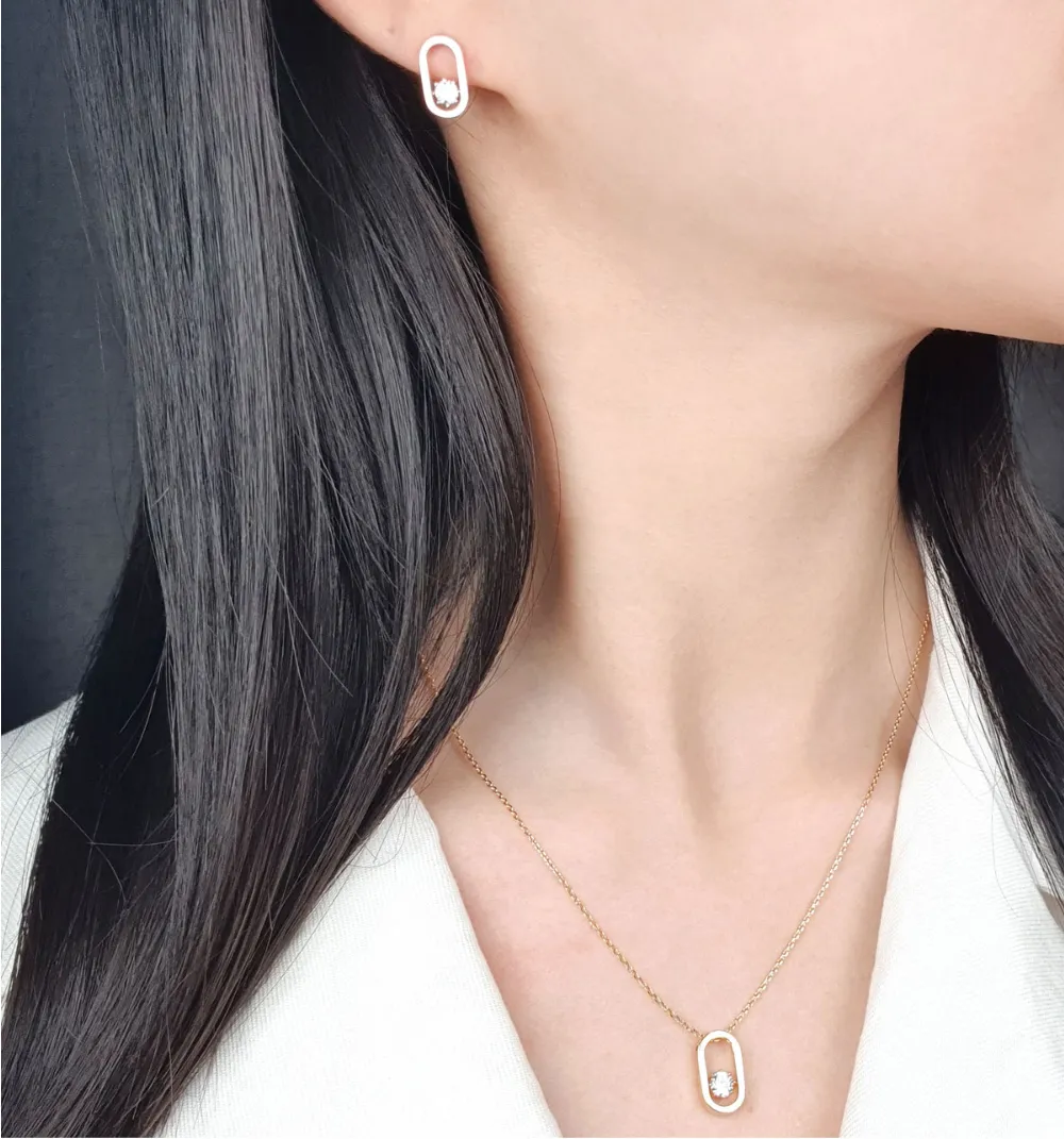 Bold Oval Crystal Necklace detail 3