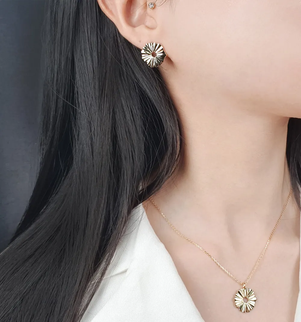 Ruffled Flower Earrings detail 2