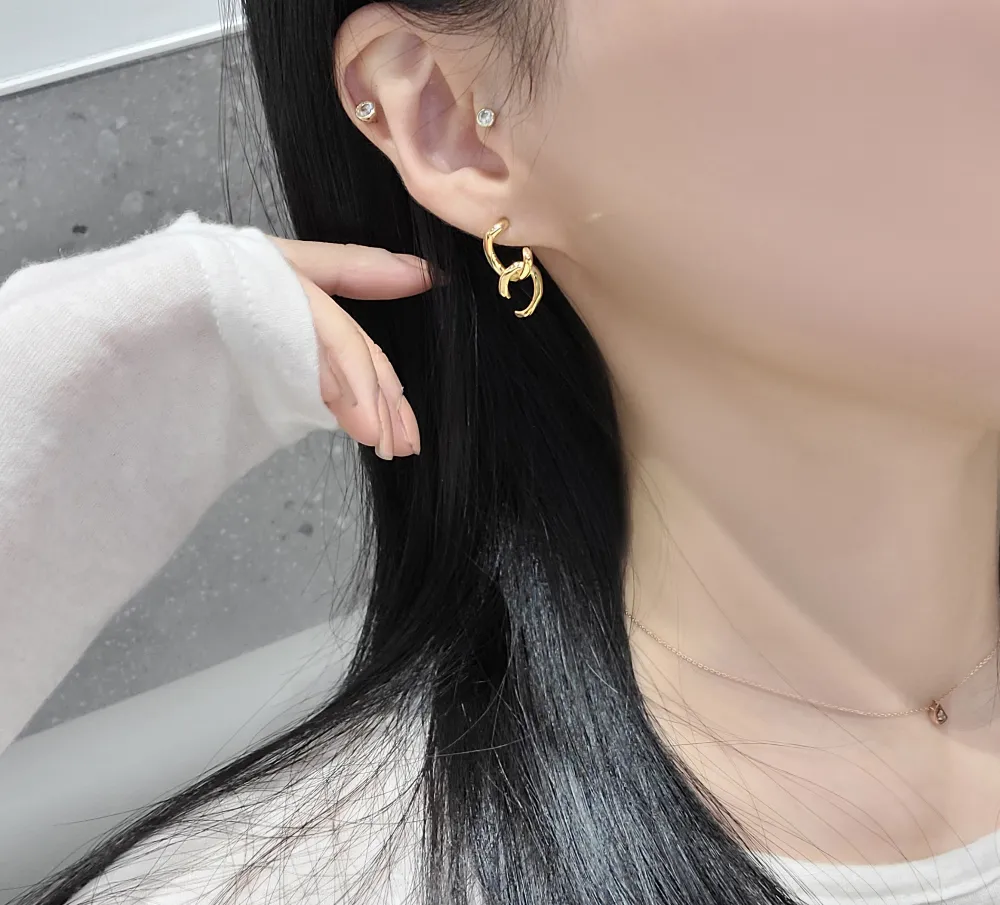 Chain Drop Earrings detail 4