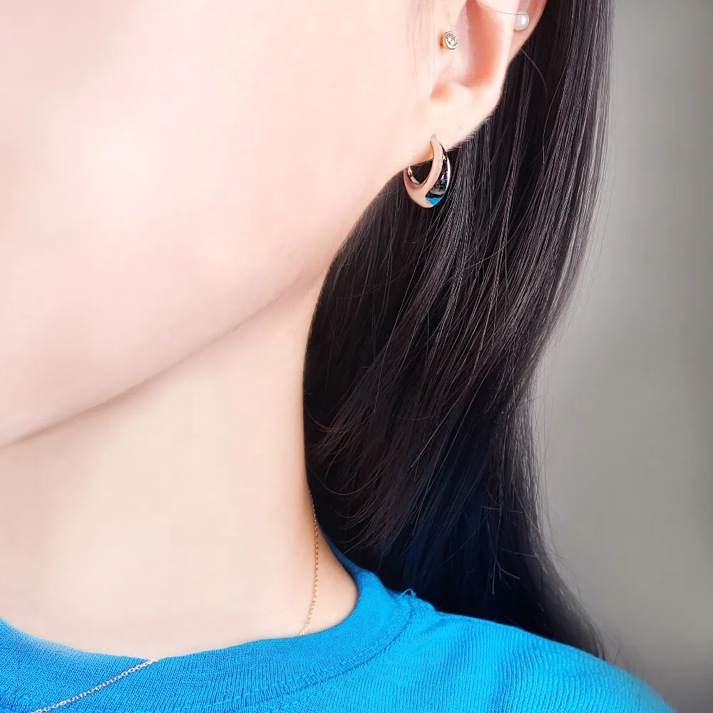 Bold Crescent Hoops detail 3