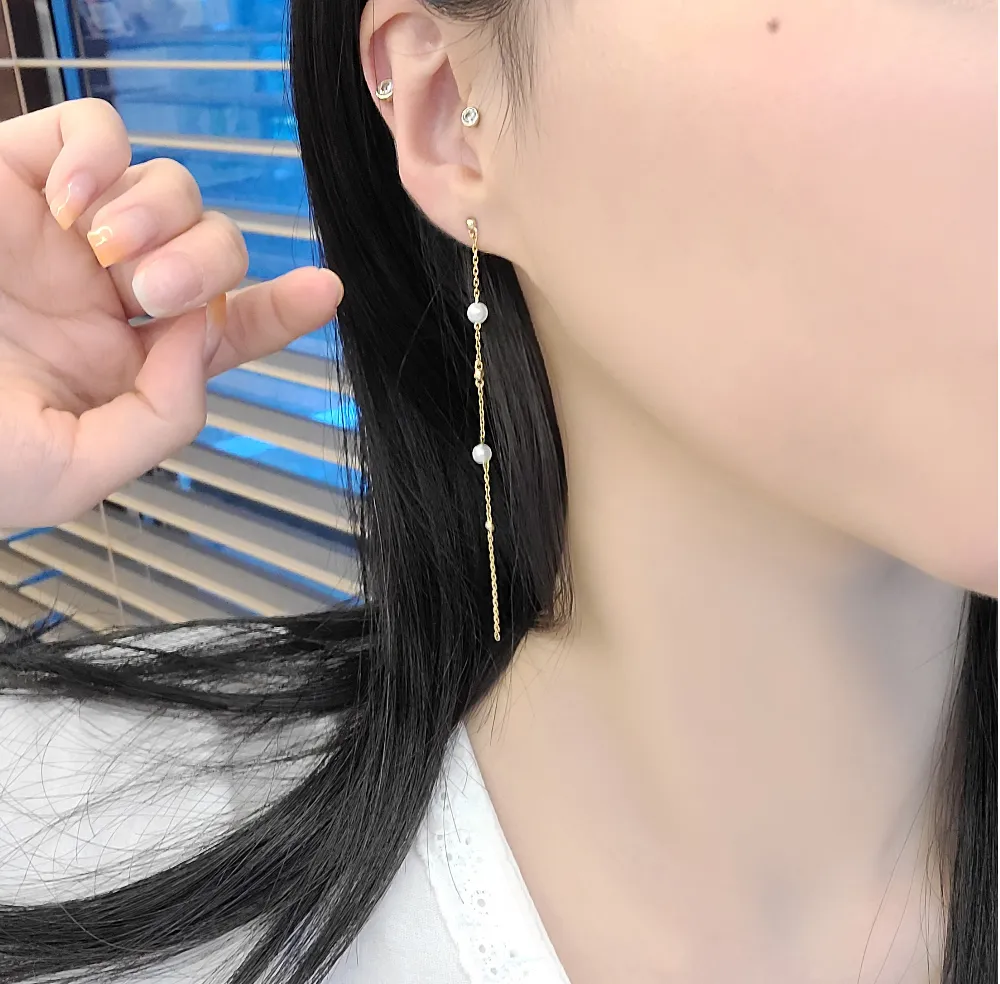 Asymmetric Pearl Long Drops detail 3