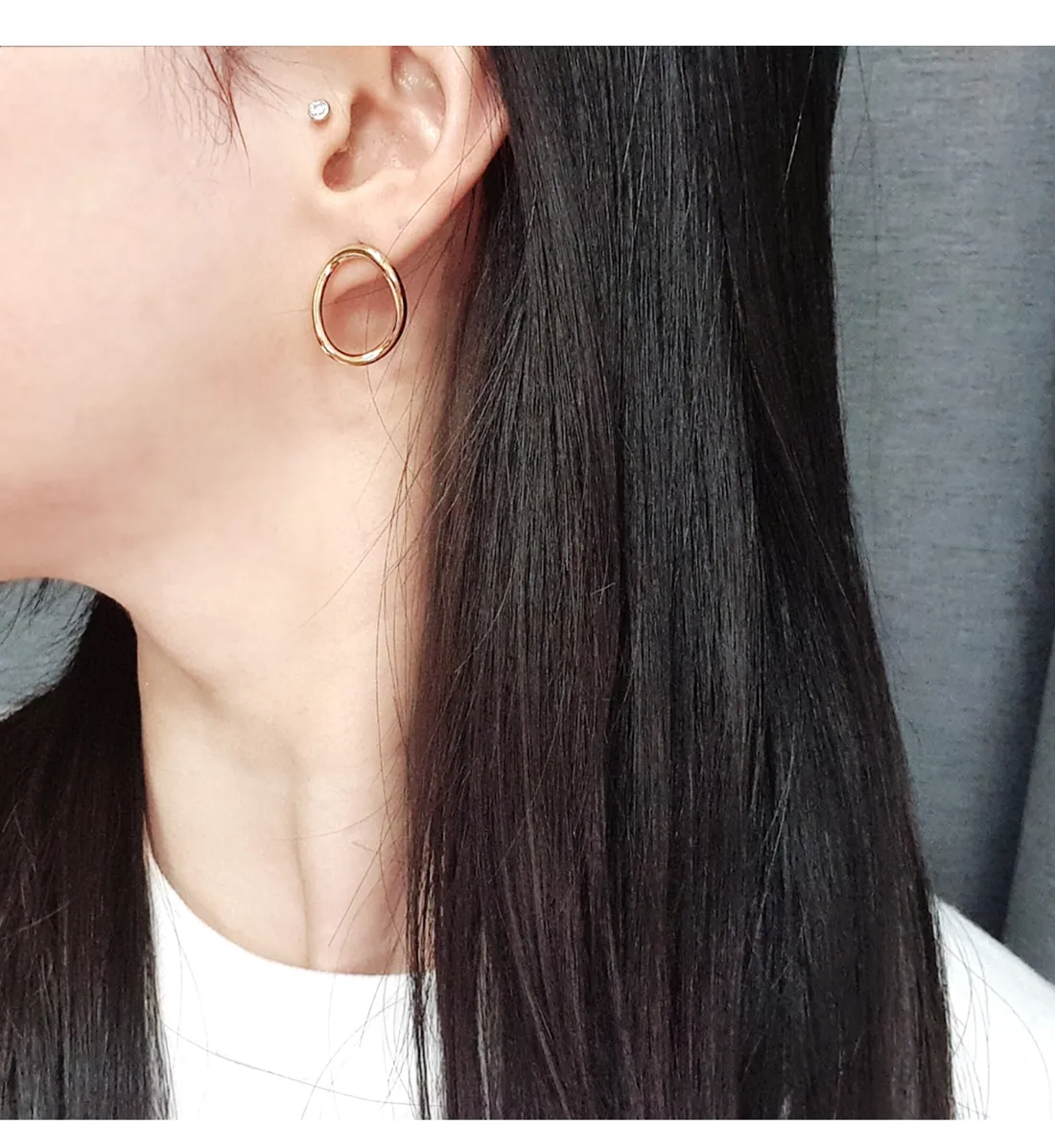 Wavy Oval Earrings detail 2