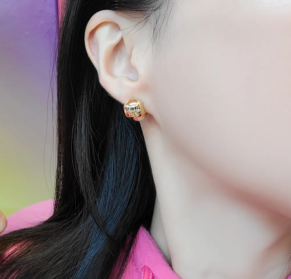 Rounded Volume Earrings detail 3