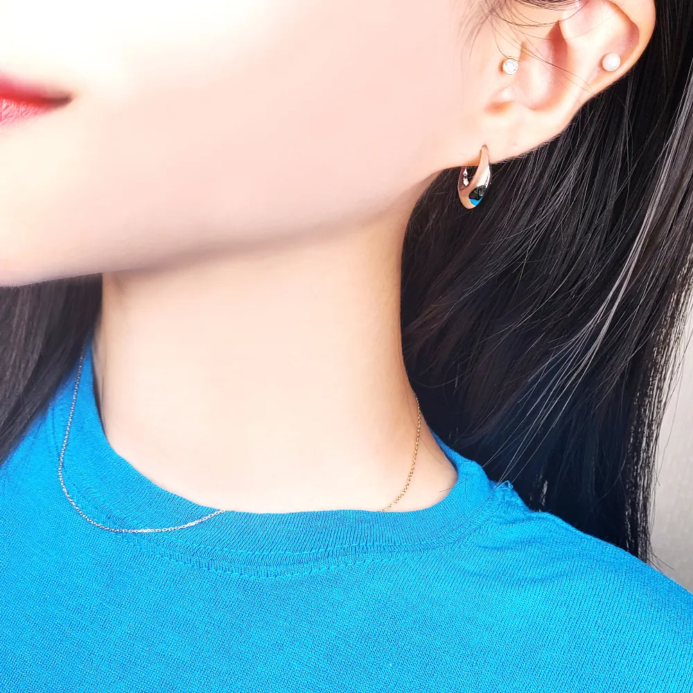 Bold Crescent Hoops detail 4