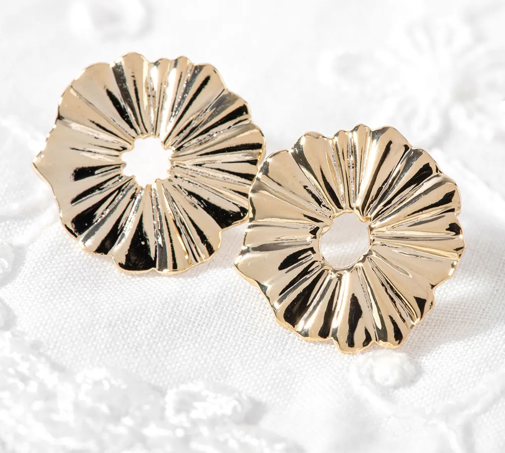 Ruffled Flower Earrings detail 4