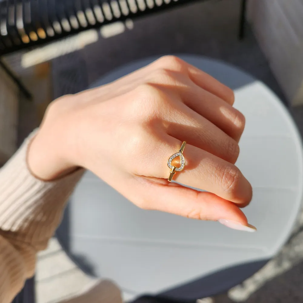 Crystal Heart Ring detail 3