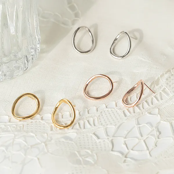 Wavy Oval Earrings