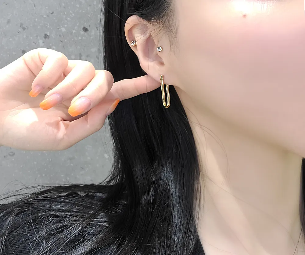 U Line Earrings detail 4