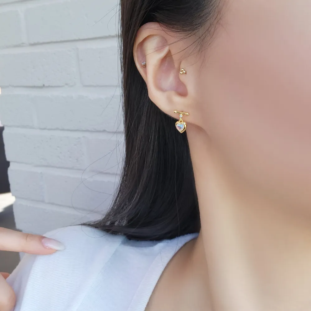 Moonstone Heart Bar Earrings detail 3