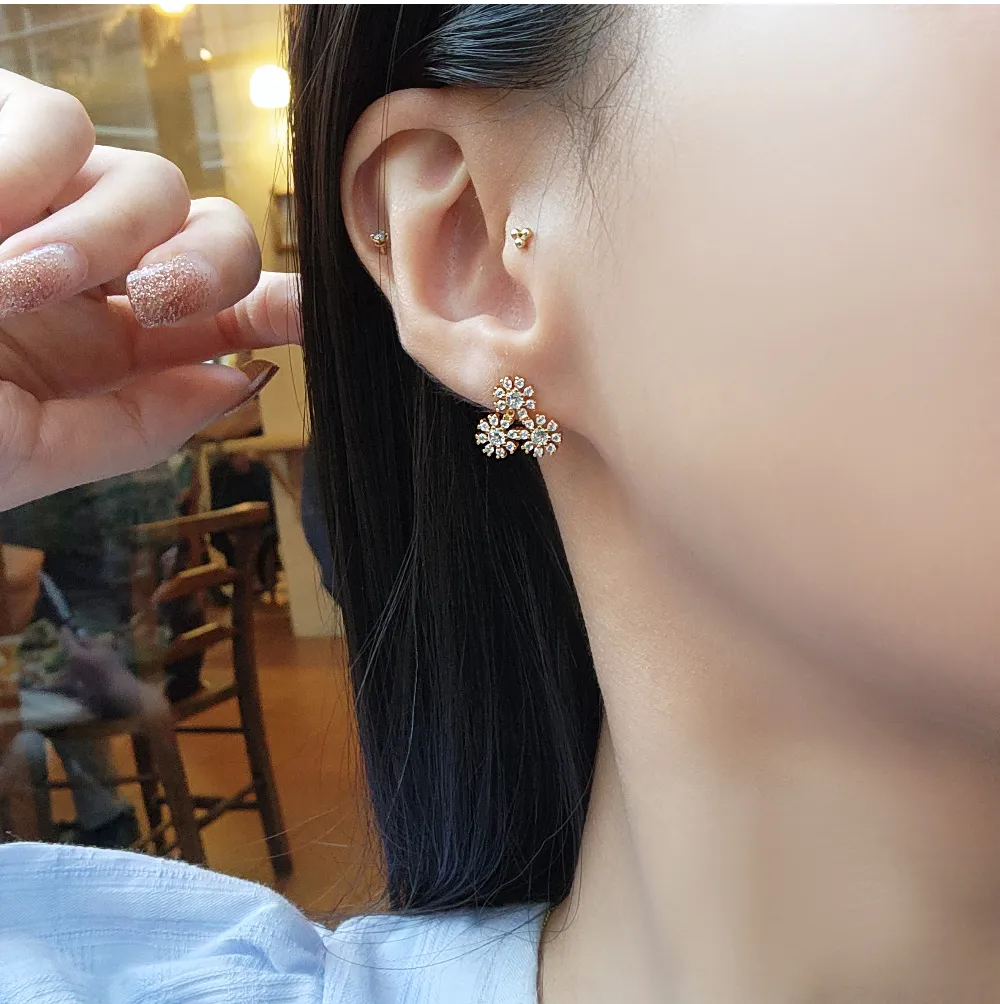 Triple Flower Triangle Earrings detail 4
