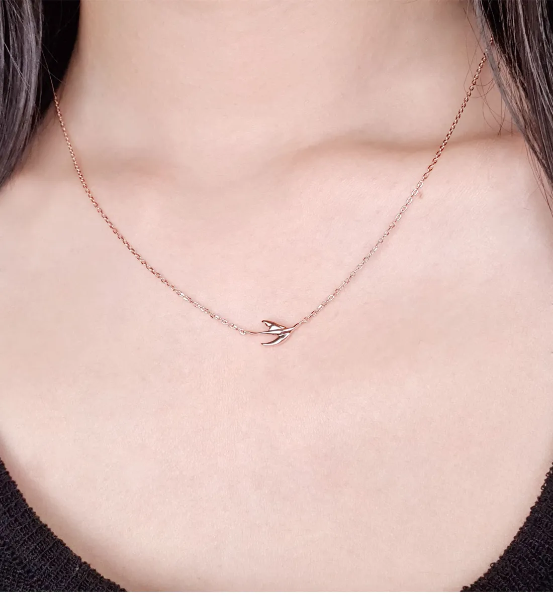 Bird Pendant Necklace detail 2
