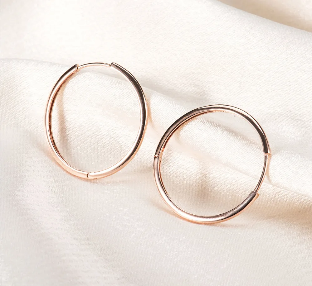 Classic Hoop Earrings detail 4