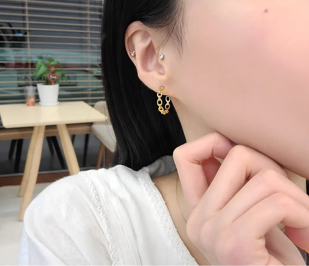 Round Chain Half Hoops detail 4