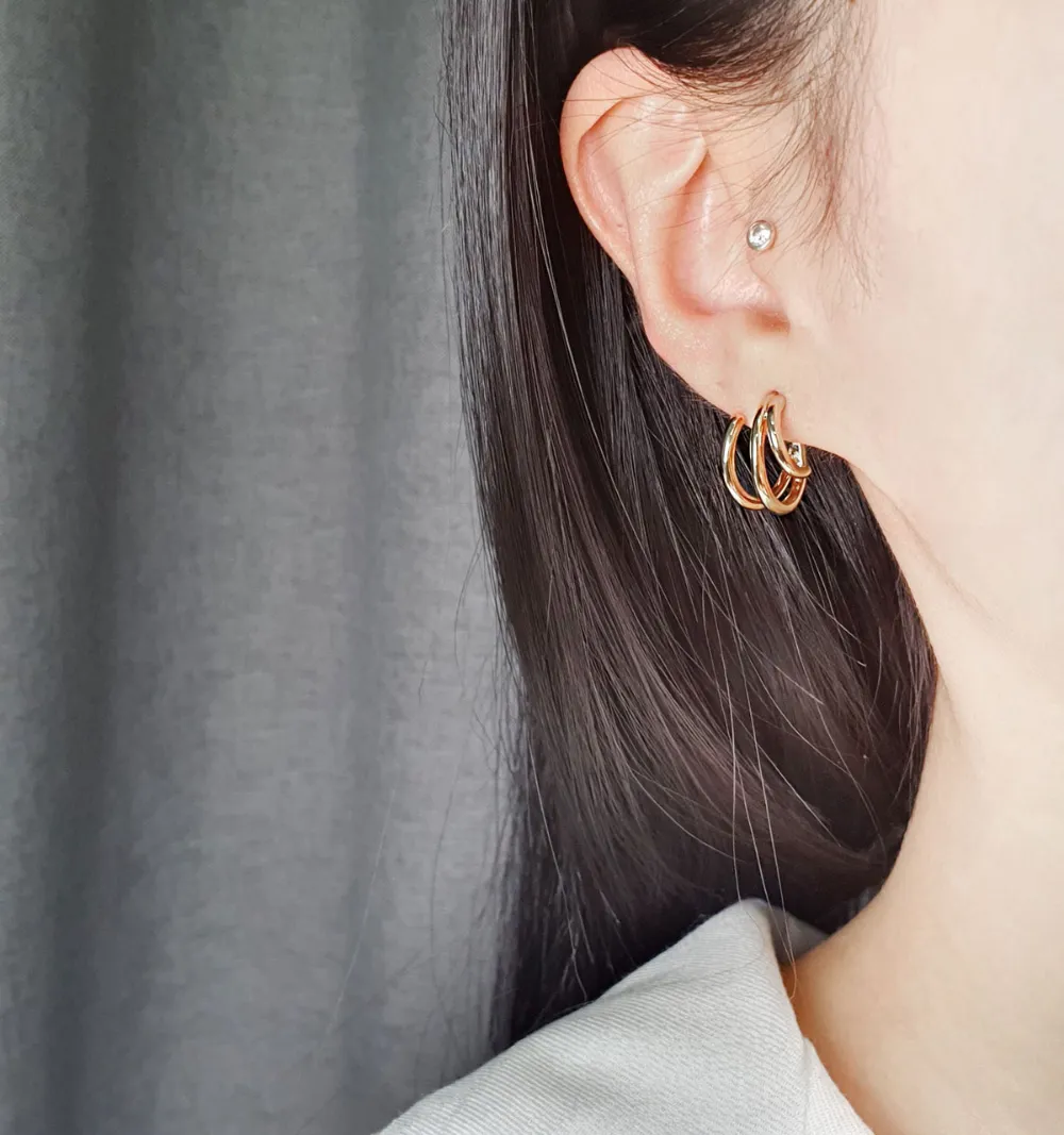 Twisted Triple Ring Earrings detail 4